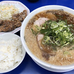 来来亭 - ラーメン（大盛り）【背脂多め、刻みネギ多め】牛レバーの唐揚げ定食