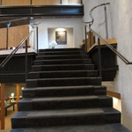 チャイナ・オン・ザ・パーク忠次館 リフレッシュルーム - １階の展示フロアーから２階に上がると・・・