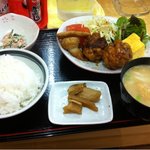 天笑 - からあげ定食500円