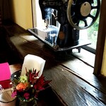 nila KAMAL - 　　　　　何故かミシン