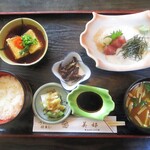 美好 - まぐろ山かけ定食 1,320円（税込）。　　　　　2020.01.12