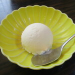 美好 - 定食の バニラアイスクリーム。　　　　　2020.01.12
