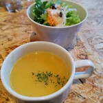 Bistro Roven - スープとサラダ