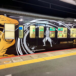 なな治 - 帰りの山科駅にて。
      忍者電車に遭遇〜(*θ∀θ)ﾉ