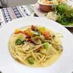Bizu Kafe - クラムチャウダースープスパゲティ
