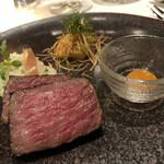 朗 長谷川稔Lab - 岩手県産前沢牛。3回も火入れしてるんだって。普通のステーキじゃなかった。思い出すだけで笑っちゃう旨味。