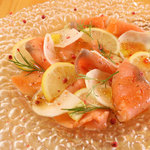 八十八商店バンビーナ - スモークサーモンと蕪のカルパッチョ