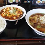 台湾料理 晟昌 - 日替りランチ750円。
麻婆豆腐、醤油ラーメン、ご飯と春巻