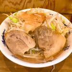 ラーメン二郎 - 豚は3枚