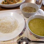 タイ食堂 サワディー - グリーンカレー　スープは炒飯についてる物