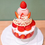 カーピーパーラー - プリンセスいちごパフェ