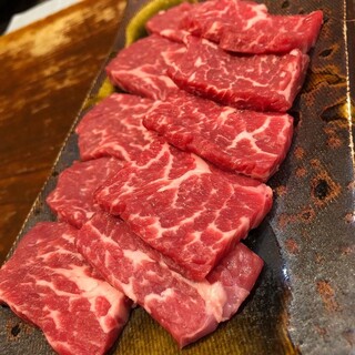 h Fujishimaya - 牛の赤身肉、色々ございます