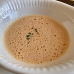 プロヴァンスの日曜日 - シェフおすすめランチコース(\1,900)　季節のスープ（京人参のスープ）