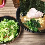 武道家 龍 - ラーメン＋限定自家製丼　700＋300円