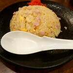 ラーメン工房 ら房 - ニンニクチャーハン