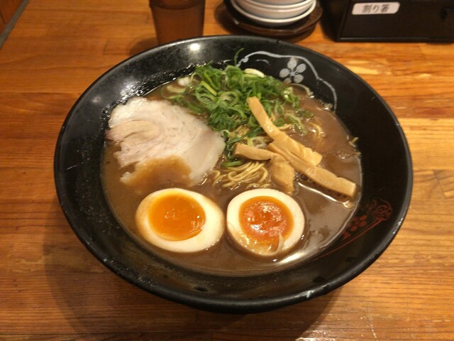 金澤濃厚豚骨ラーメン 神仙 品川品達店 （金澤濃厚豚骨ラーメン
