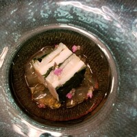 DADA - 瞬間薫製にした三陸産帆立貝と里芋のプレッセ　海のジュレと共に