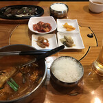 韓国料理・炭火焼肉 大使館 - 