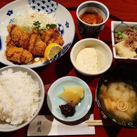 西梅田 禅園 - メインはもちろんご飯に合うおばんざいが2品も！別添えのタルタルソースも自家製らしい素材感