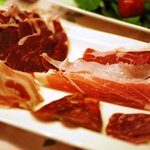 '69 DELICATESSEN - 上左：ベリコ・デ・ベジョータ、上右：クラテッロ・ディ・コンテナ、下左：パンチェッタ テサ、