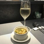 キッチン 蓮 - ツブ貝の香草ソテーと白ワイン