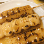 玉吉餅店 - 料理写真:(上から)もち麦やじろ・みたらしだんご・やじろ(2020.01.現在)