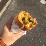 京林堂 - 大判焼きの中に野菜カレーが入った感じです