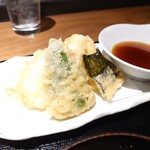 月のおどり - 写真では少なく見えますが隠れてます