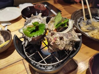 高橋水産 - サザエの壷焼き。ちゃんと切ってあるので食べやすかったです｡:+((*´艸`))+:｡