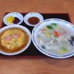 中央軒 - 自家製スープ餃子と天津飯（ハーフ）がお得なセットに！女性にオススメ☆