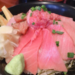 焼津港 みなみ - 左側シャン