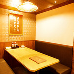 Gokigen Ebisu - ベンチシートを設けた半個室は、グループで楽しみたい宴会や接待などのビジネスシーンにぴったり