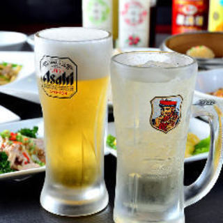 Enjoy unlimited drinks from a wide variety of drinks, including Shaoxing wine and beer.