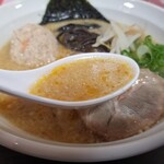 山嵐 - 海老と道産鶏のつみれ団子みそ豚骨ラーメンのスープ