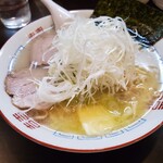 なまら食堂 - 塩ラーメン700円＋バターネギのトッピング