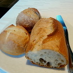 ア・ニュ ルトゥルヴェ・ヴー - パンは３種類