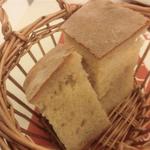 トラットリア 29 - 「自家製　フォカッチャ」：外側はカリッ！　中はモッチリ♪