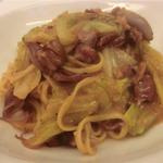 トラットリア 29 - 「キタッラ ほたるイカと春キャベツ、桜えびのペースト」：桜えびと春キャベツ、双方の甘さが穏やかなグラデーション♪