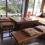お茶の静香園 - テーブル席