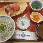 Tsukiji Shokudou Genchan - 釜あげしらす丼とお刺身セット
