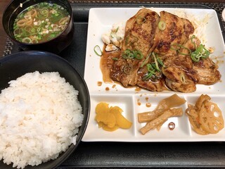 Jirochou - 生姜焼き定食820円