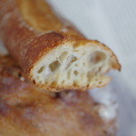 シニフィアン シニフィエ 世田谷本店 - バゲット・プラタヌ斷面（きりくち）