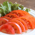 colorful tomato slices