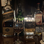 バー ジャダ - R.2.1  ジョニウォーカーブラックオールドボトル