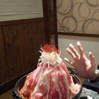 焼肉 にくなべ屋 神戸びいどろ 北野坂店 - 