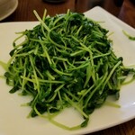 DIN TAI FUNG - 豆苗のガーリック炒め