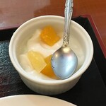 金鍋2号店 唐人街 - (料理)杏仁豆腐