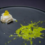 プレゼンテ スギ - 2020.1 イカと春の香り（アカイカ 蕗の薹ペースト 人工いくらオリーブオイル 野蒜新芽のソース）