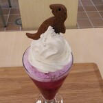 P's cafe KHAANAA - 　虹色クリームソーダ(ブドウ色)