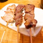 鶏道楽 - おまかせ串盛り 5本(せせり、砂肝、ハツ)